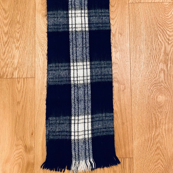 Scarf - Picture 2 of 2